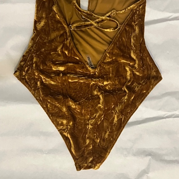 Gold crush velvet bodysuit - Picture 5 of 6